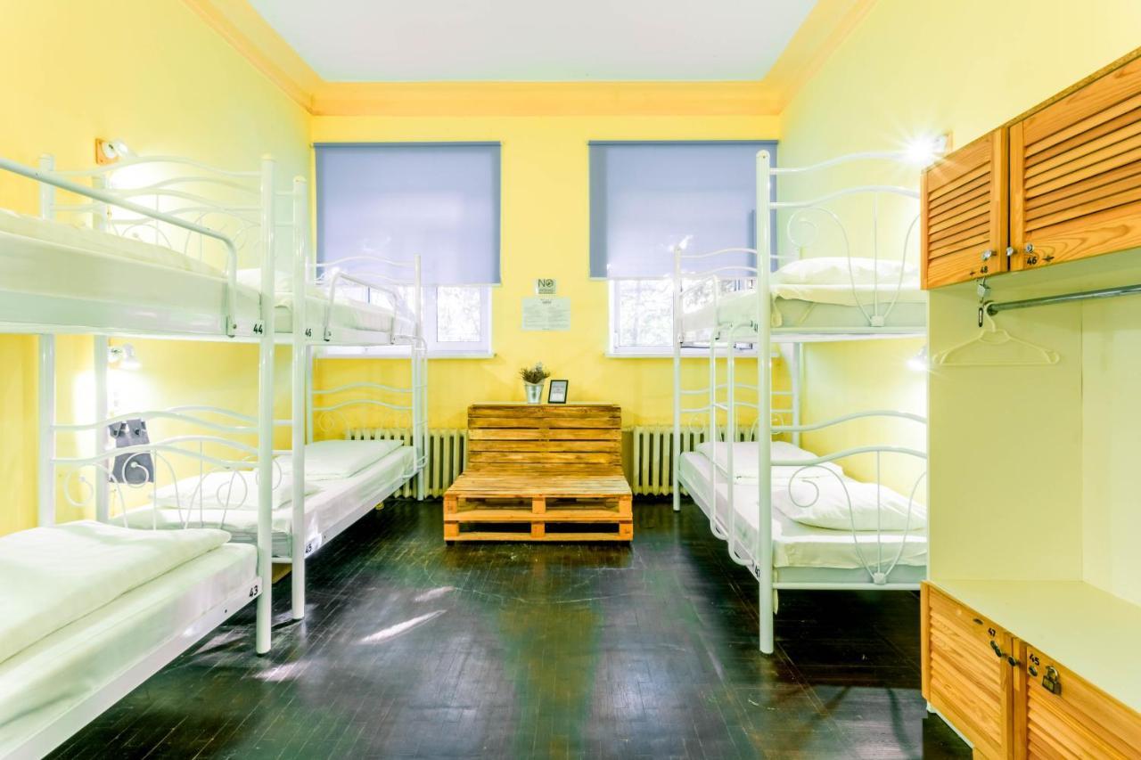 Garis Factory Hostel Kiev Exteriör bild