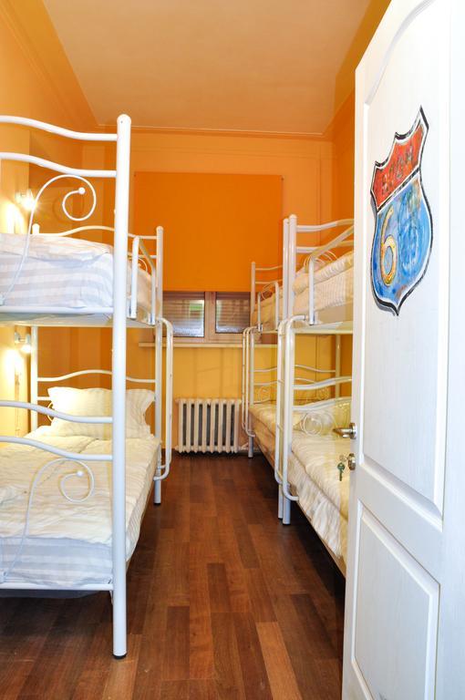 Garis Factory Hostel Kiev Rum bild